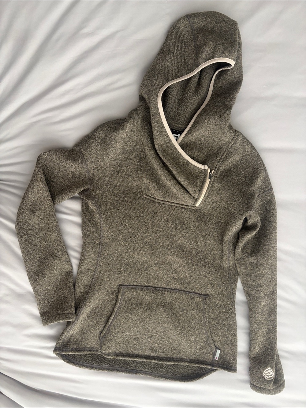 Stio Hooded Pullover Jacket in Olive Taupe with Cream Trim